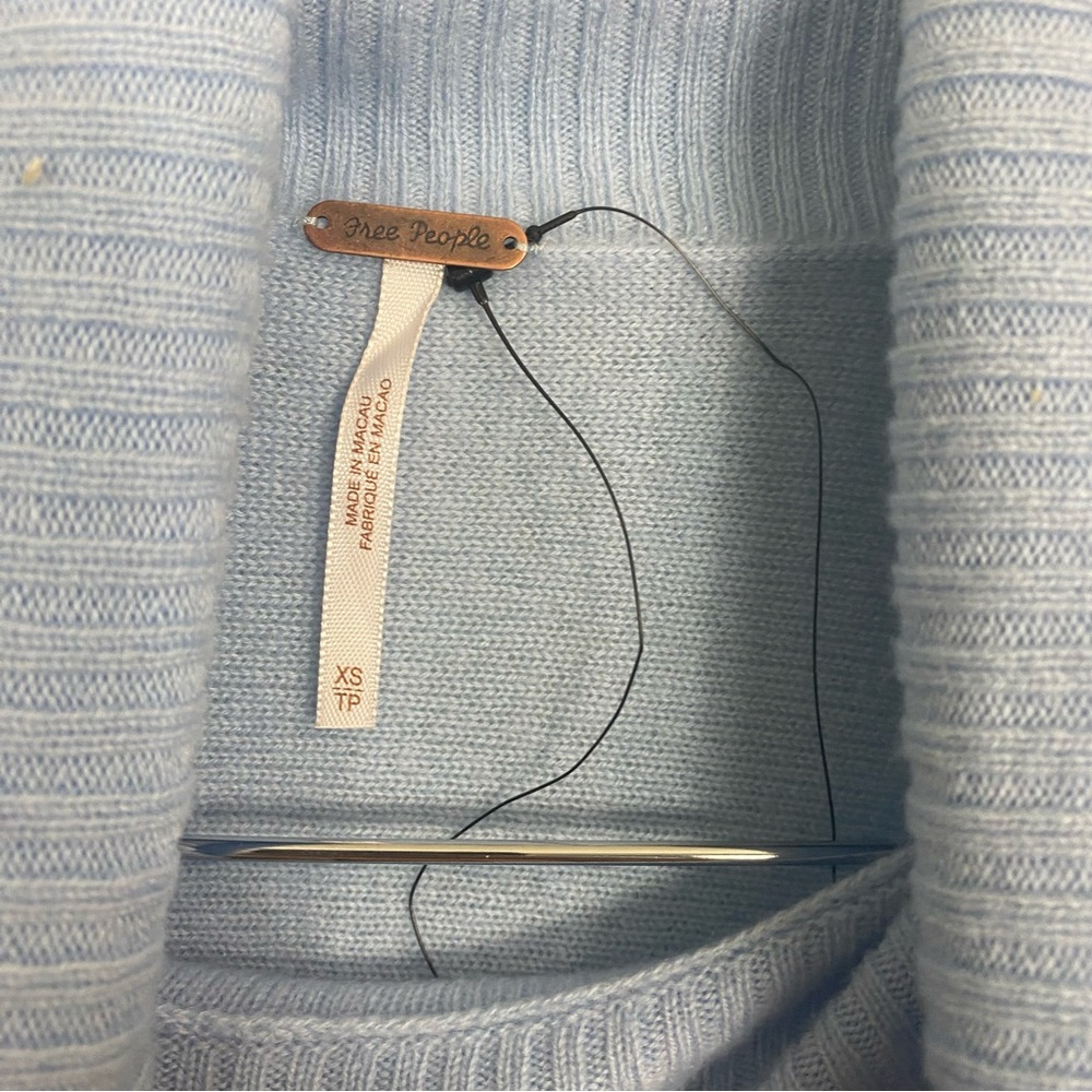 Free People Addie Cashmere Turtleneck Sweater In Arctic Blue XS FLAWED - Picture 5 of 8